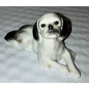 ANTIQUE GERMAN SITZENDORF Japanese Chin DOG MINI FIGURINE NUMBERED 29685 RARE